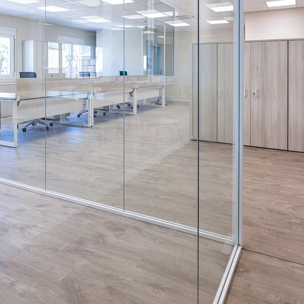 cerramientos de oficinas en Tarragona (1)