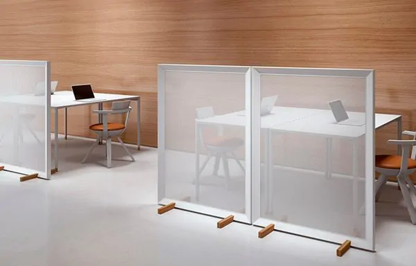 complements and accessories for offices in Tarragona screens