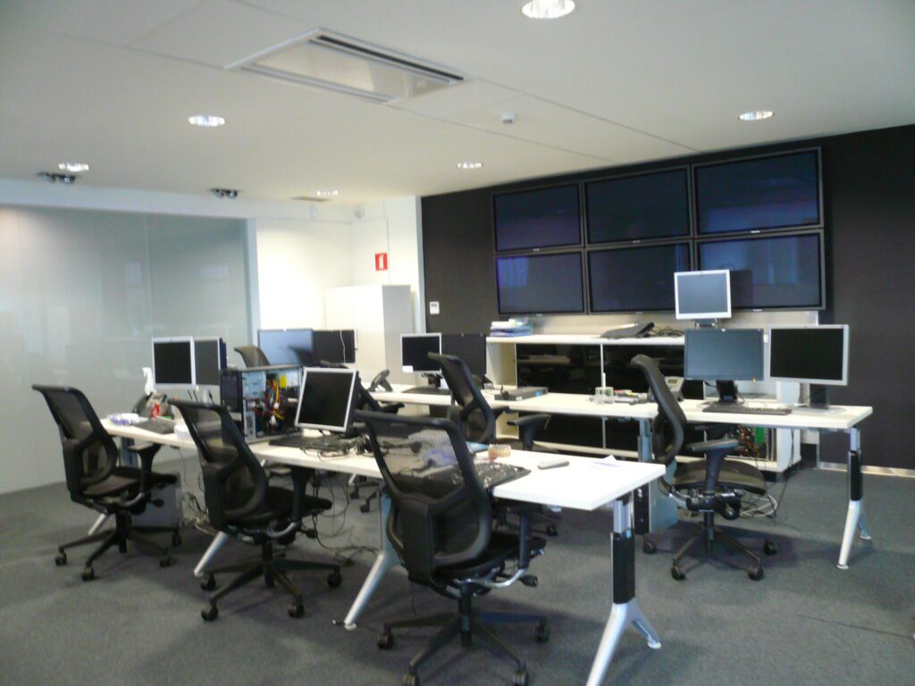 diseño de interiores para empresas en Tarragona mobiliario empresas (1)