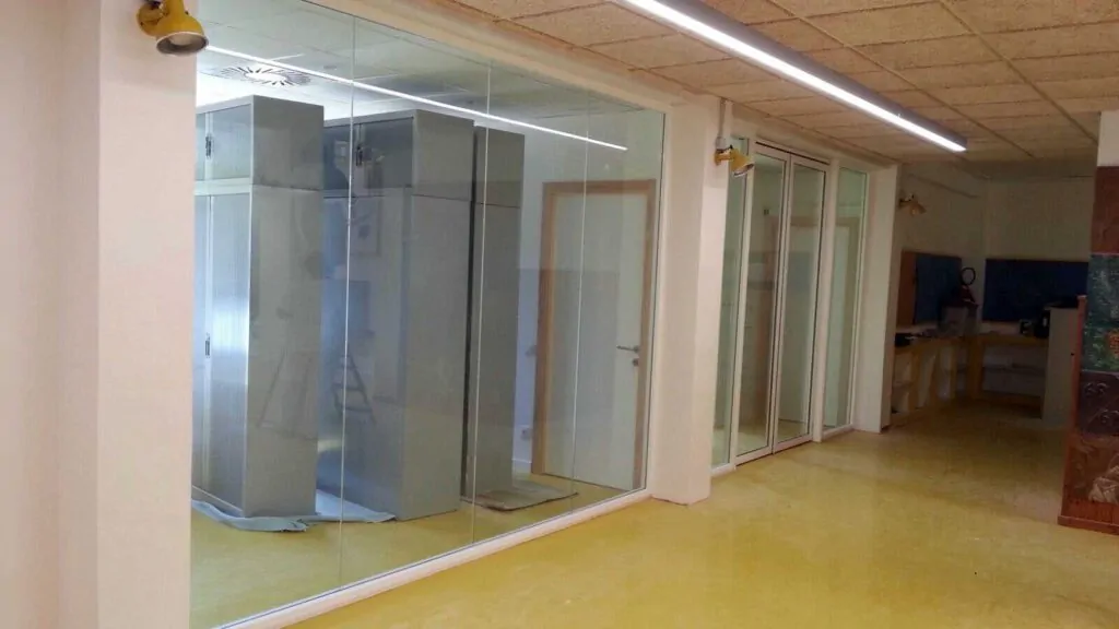 diseño de interiores para empresas en Tarragona mobiliario empresas (10)