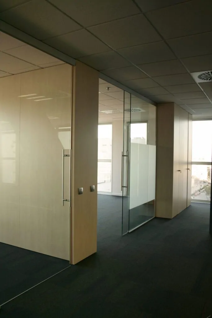 diseño de interiores para empresas en Tarragona mobiliario empresas (13)