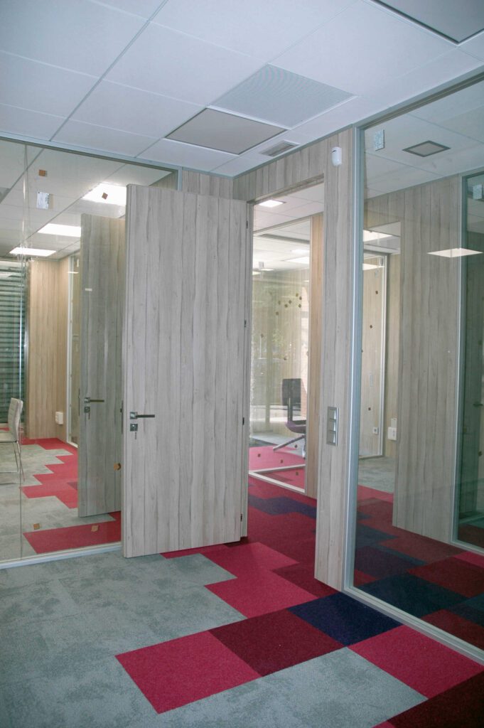 diseño de interiores para empresas en Tarragona mobiliario empresas (7)