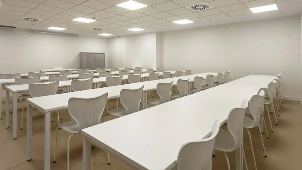 mesas colectivas mobiliario escolar centros educativos tarragona